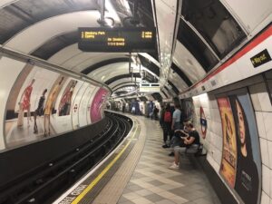 Sadiq Khan to extend free TfL travel benefit to contracted transport workers