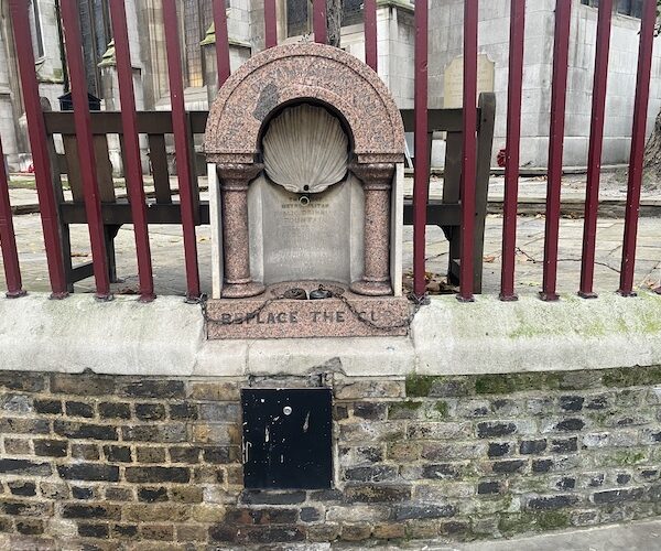 St sepulchre fountain